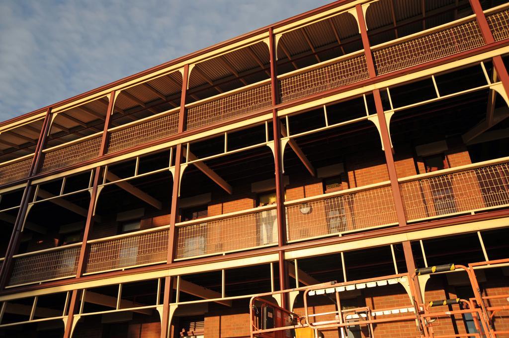 Yarra House Vandrarhem Melbourne Exteriör bild
