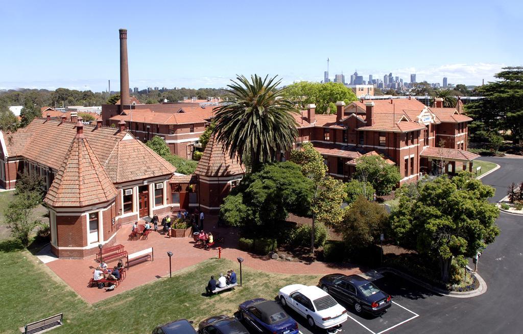 Yarra House Vandrarhem Melbourne Exteriör bild